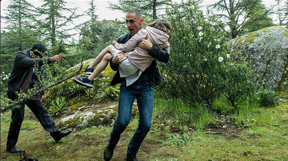 Javier Lara, Alberto Berzal, and Aroa Madurga in Pulsaciones (2016)