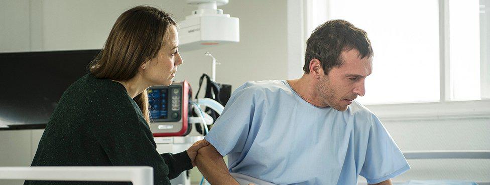 Leonor Watling and Pablo Derqui in Pulsaciones (2016)