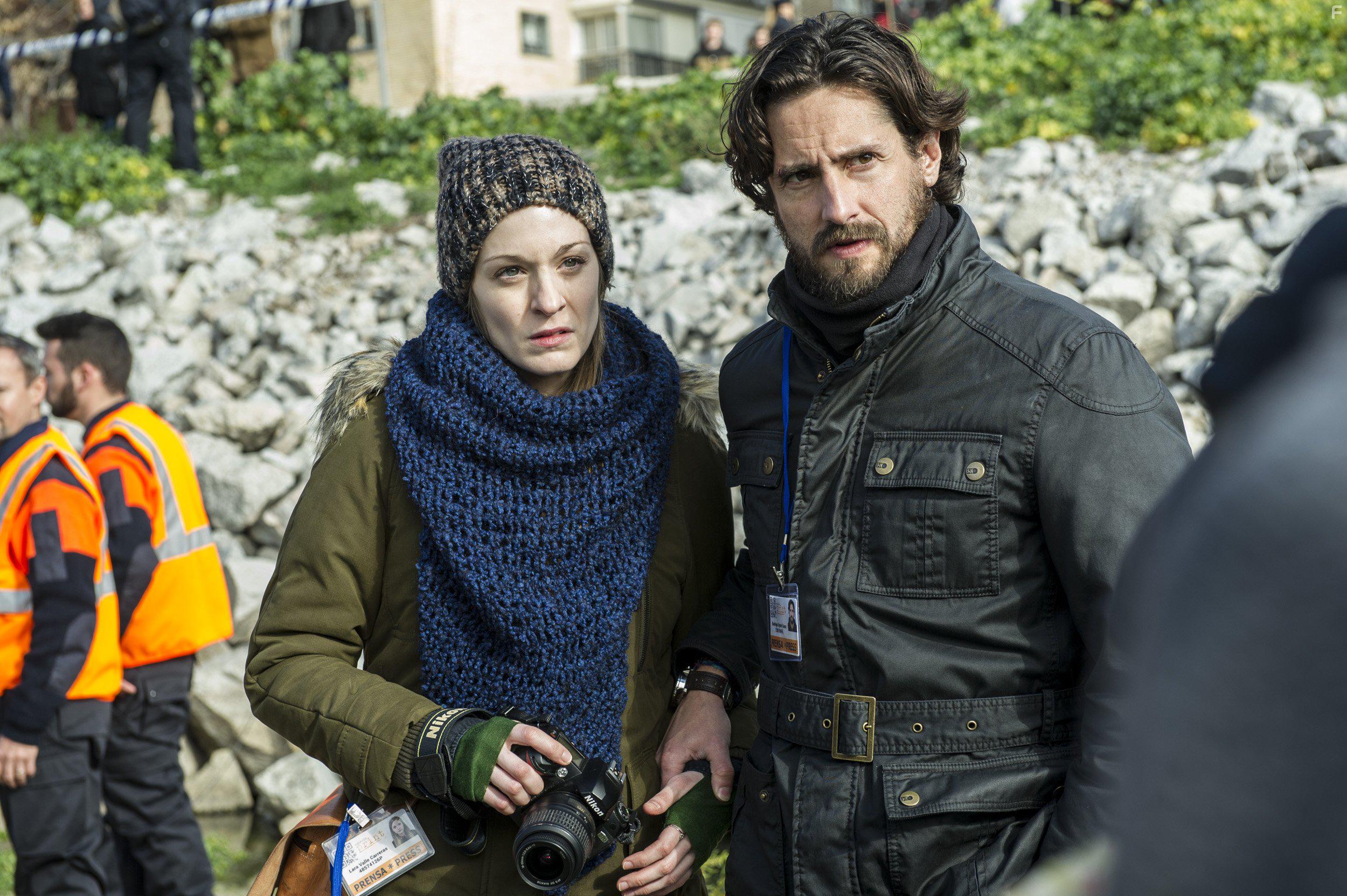 Juan Diego Botto and Meritxell Calvo in Pulsaciones (2016)