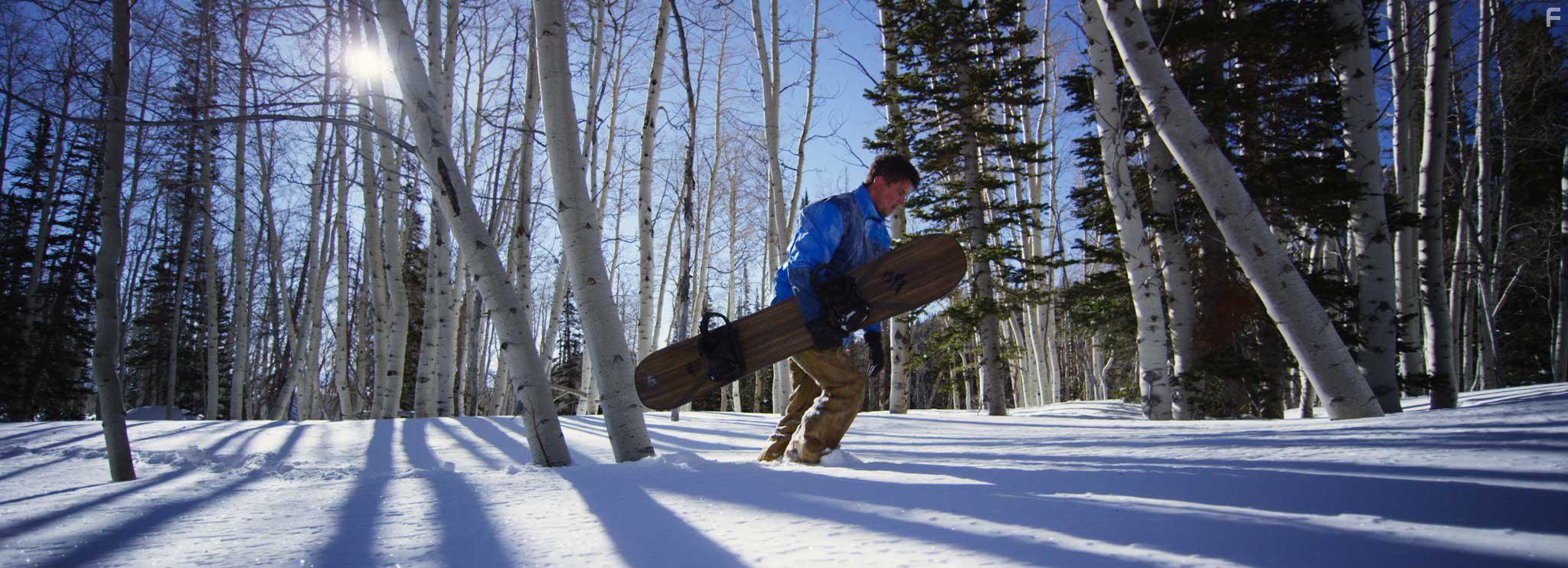 Josh Hartnett in 6 Below: Miracle on the Mountain (2017)