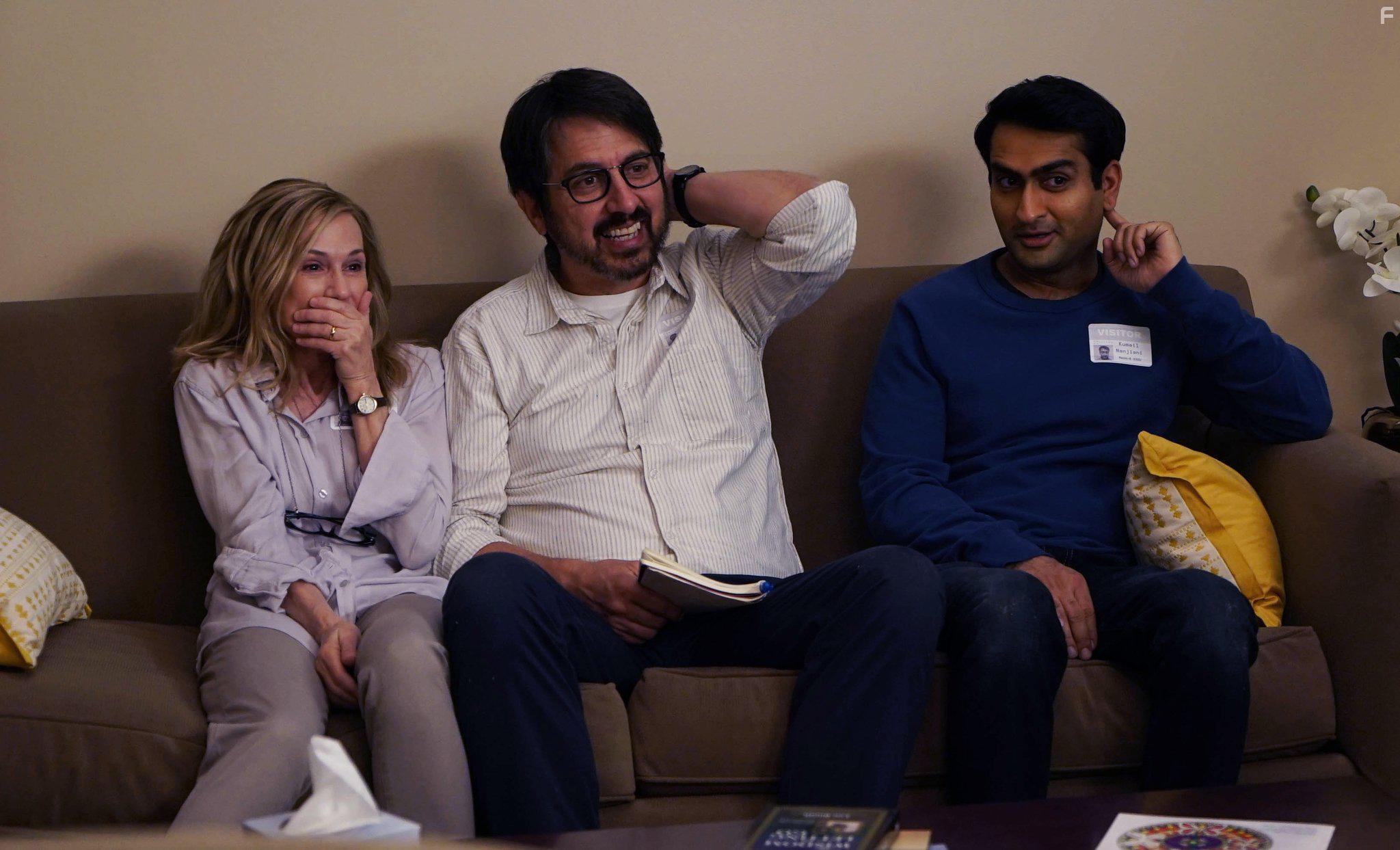 Holly Hunter, Ray Romano, and Kumail Nanjiani in The Big Sick (2017)