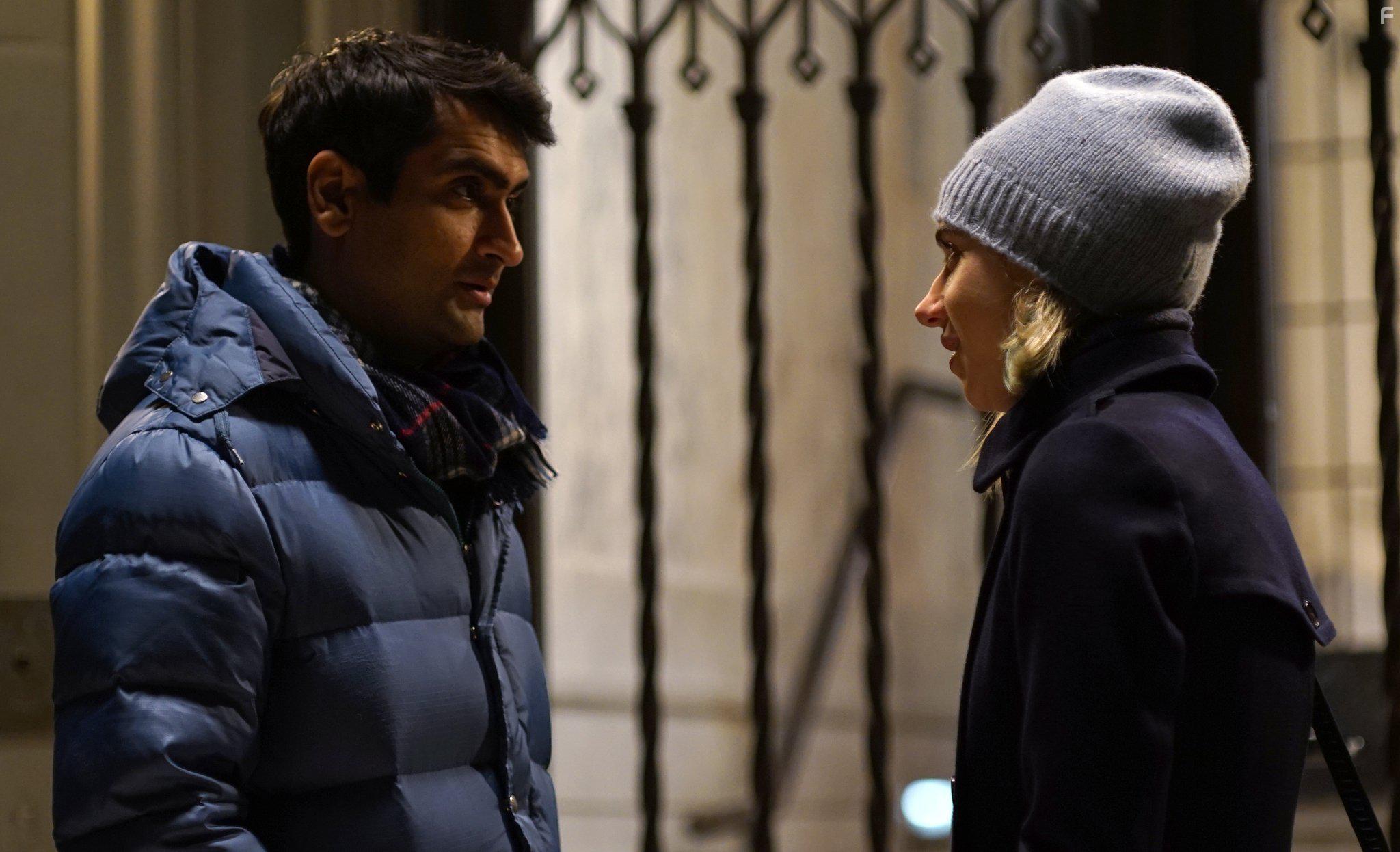 Zoe Kazan and Kumail Nanjiani in The Big Sick (2017)