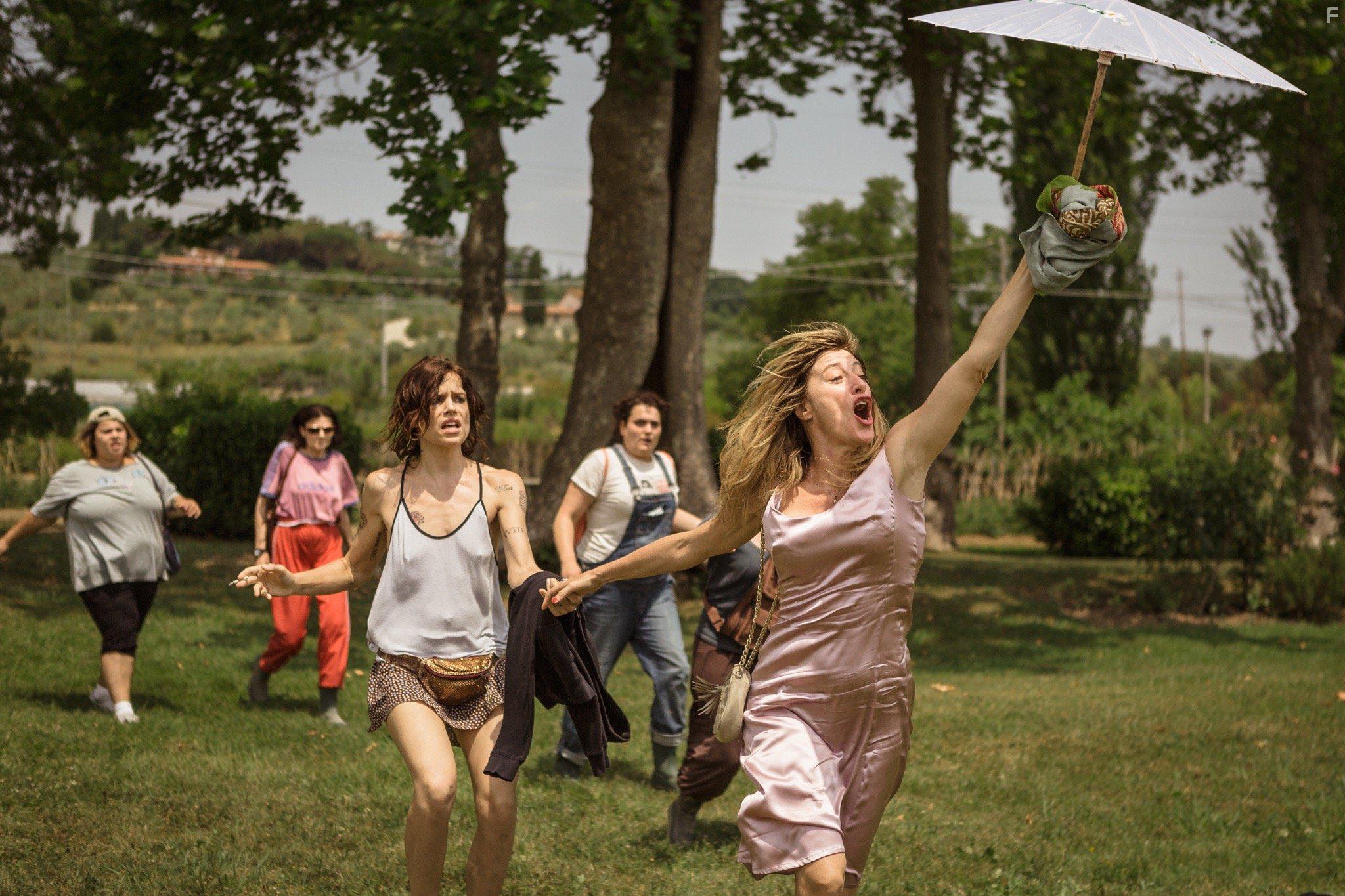 Valeria Bruni Tedeschi and Micaela Ramazzotti in La pazza gioia (2016)