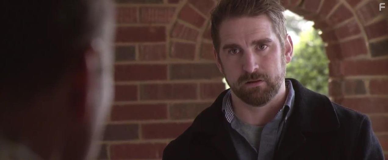 Adam Hampton in Gremlin (2017)