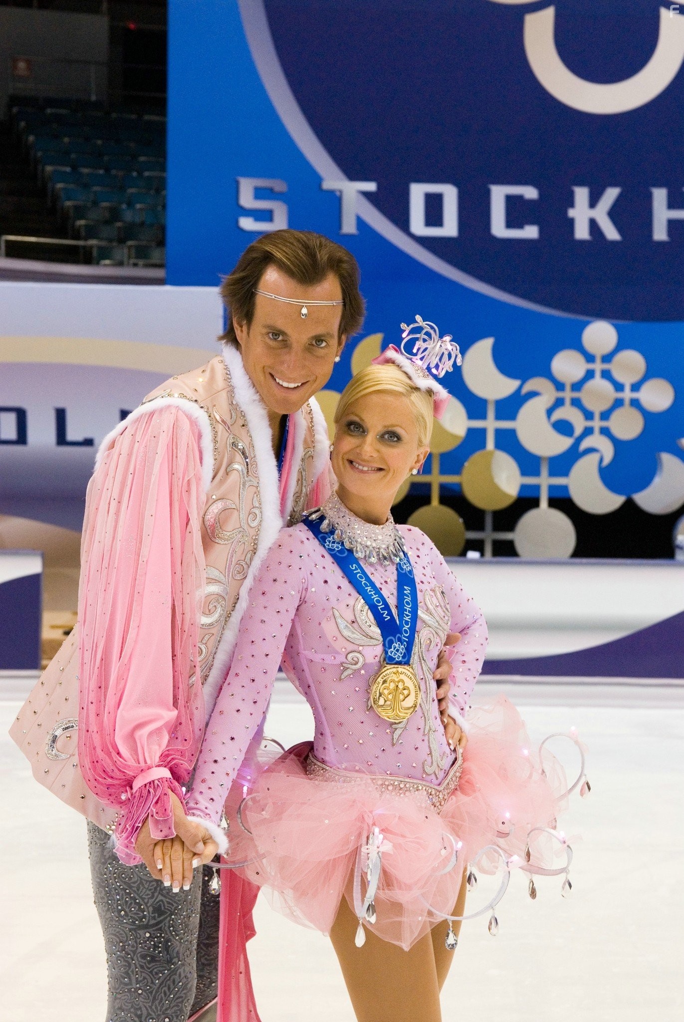 Will Arnett and Amy Poehler in Лезвия славы: Звездуны на льду (2007)