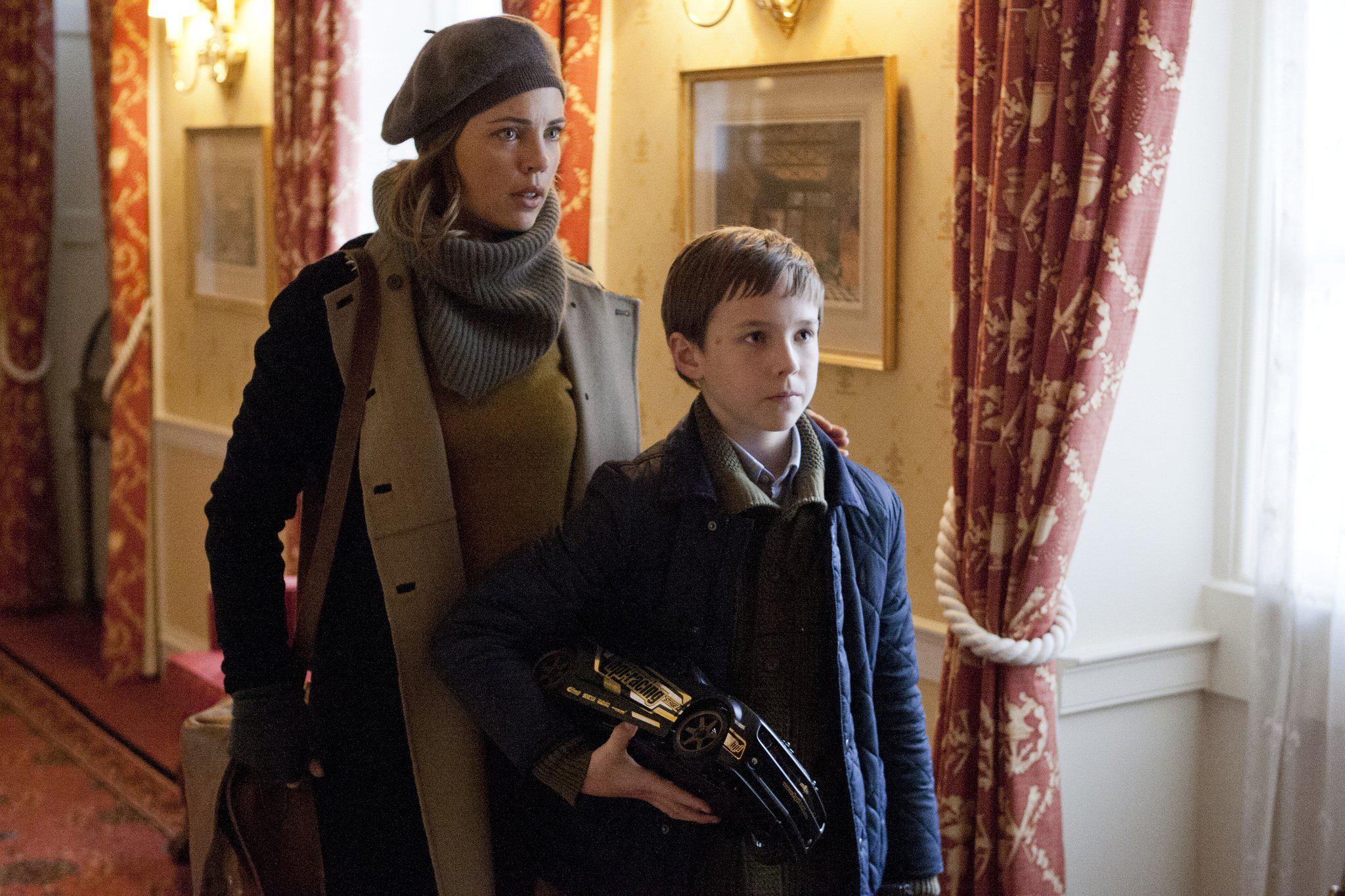 Melissa George and Oscar Kennedy in Hunted (2012)