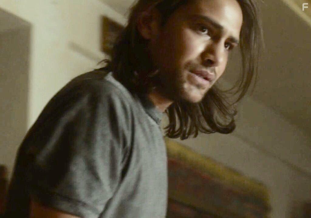Luke Pasqualino in Smartass (2017)