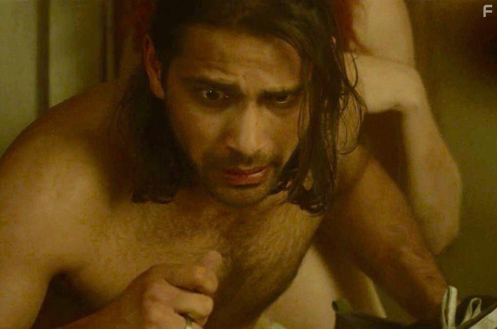 Luke Pasqualino in Smartass (2017)