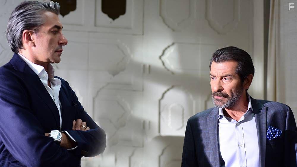 Ugur Polat and Erkan Petekkaya in Kayitdisi (2017)