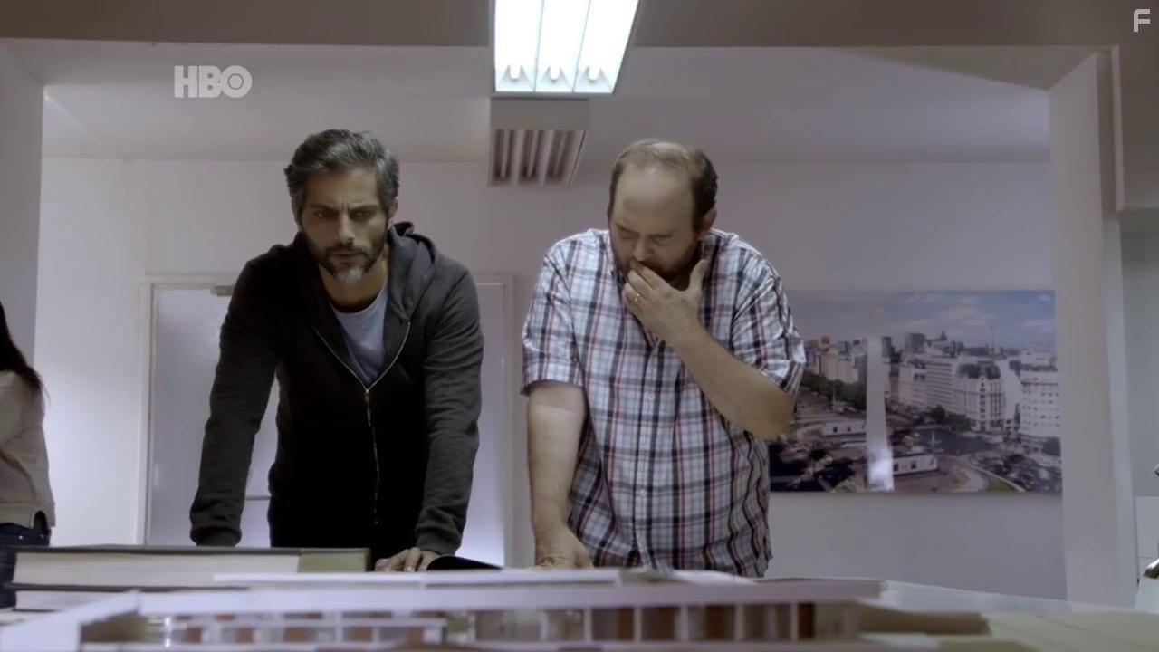 Joaqun Furriel and Alan Sabbagh in El Jardn de Bronce (2017)