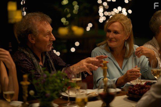 Glenn Close and Patrick Stewart in The Wilde Wedding (2017)