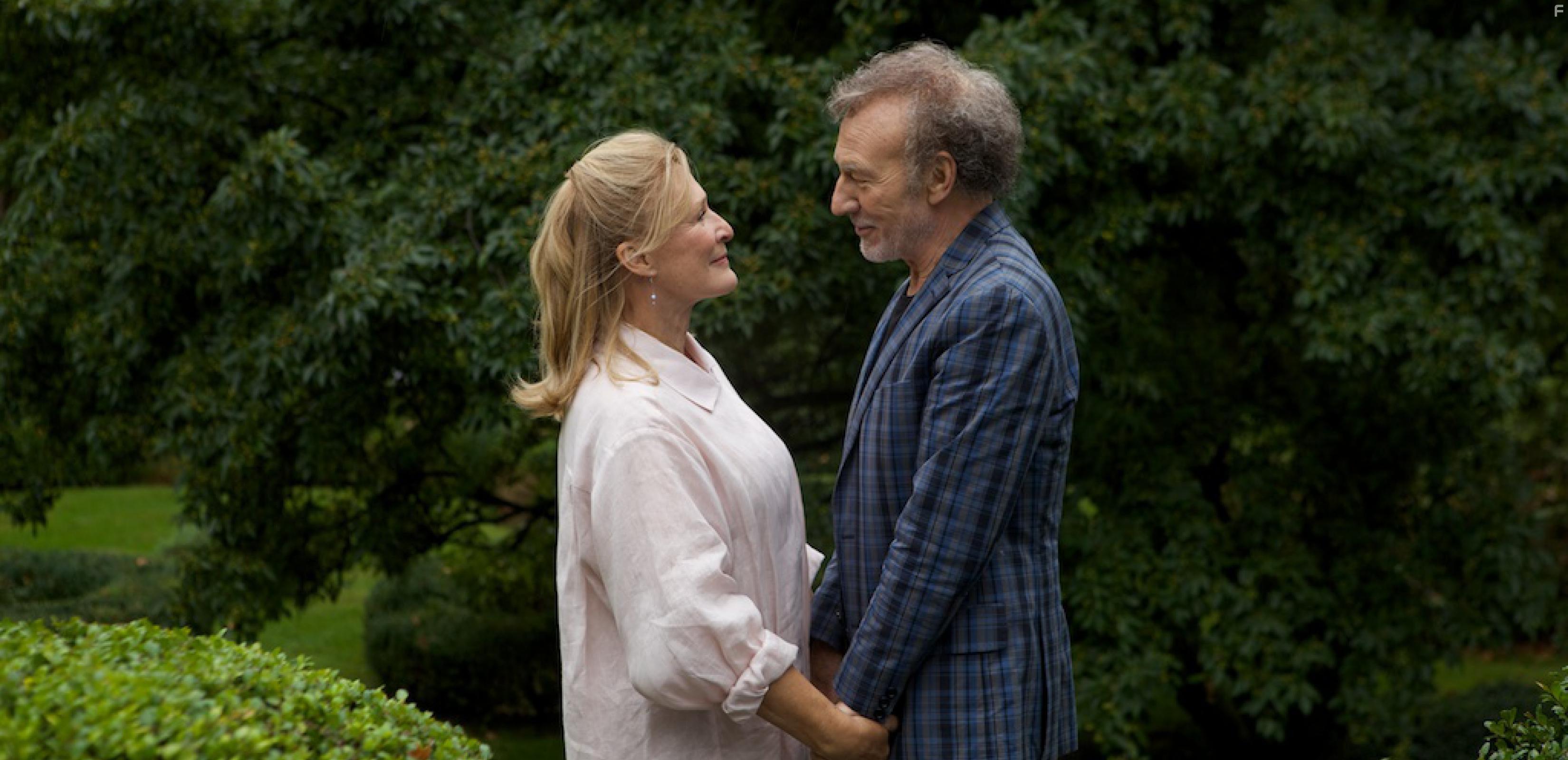 Glenn Close and Patrick Stewart in The Wilde Wedding (2017)