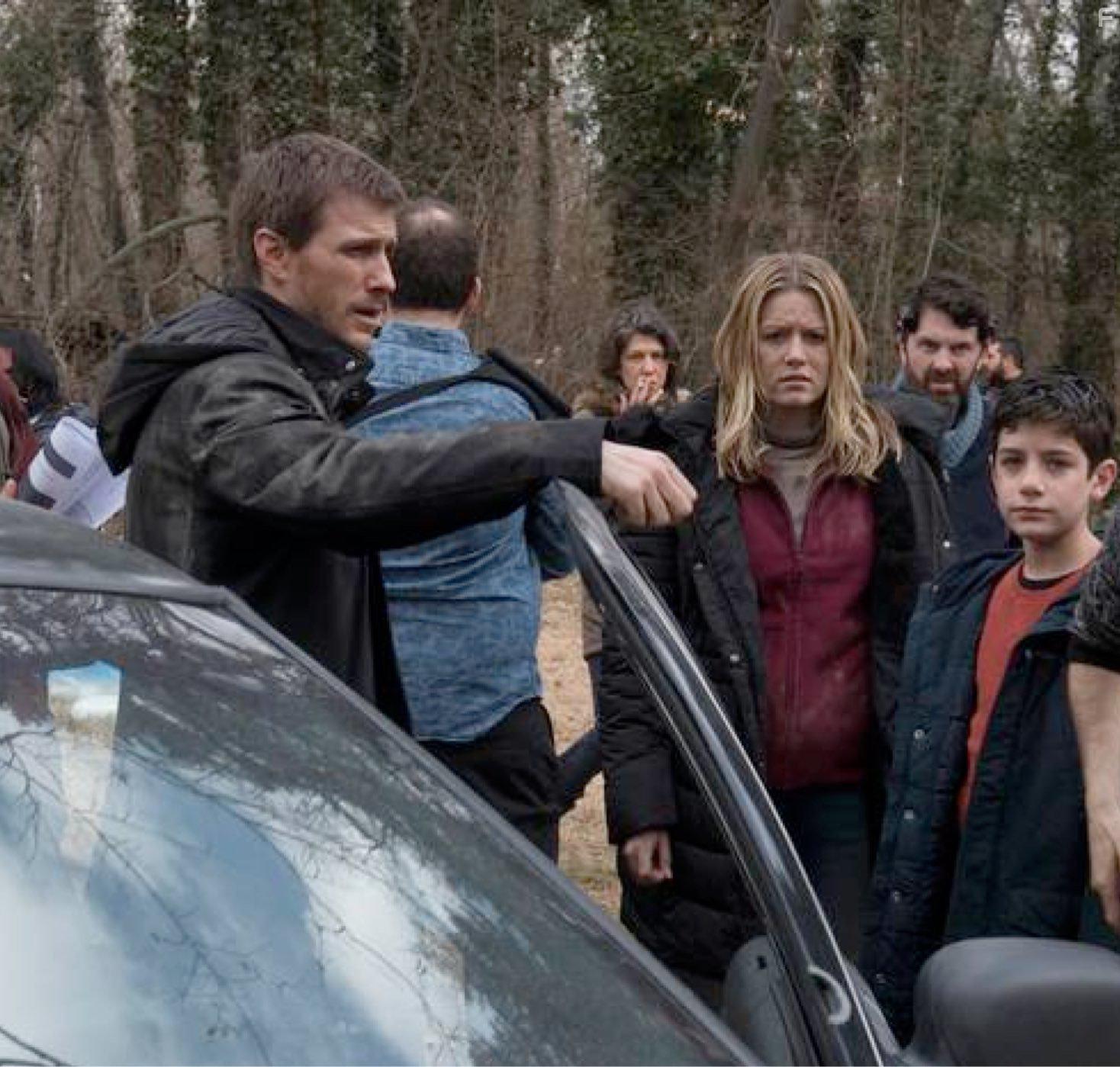 Patrick Heusinger, Cara Theobold, and Patrick McAuley in Absentia (2017)