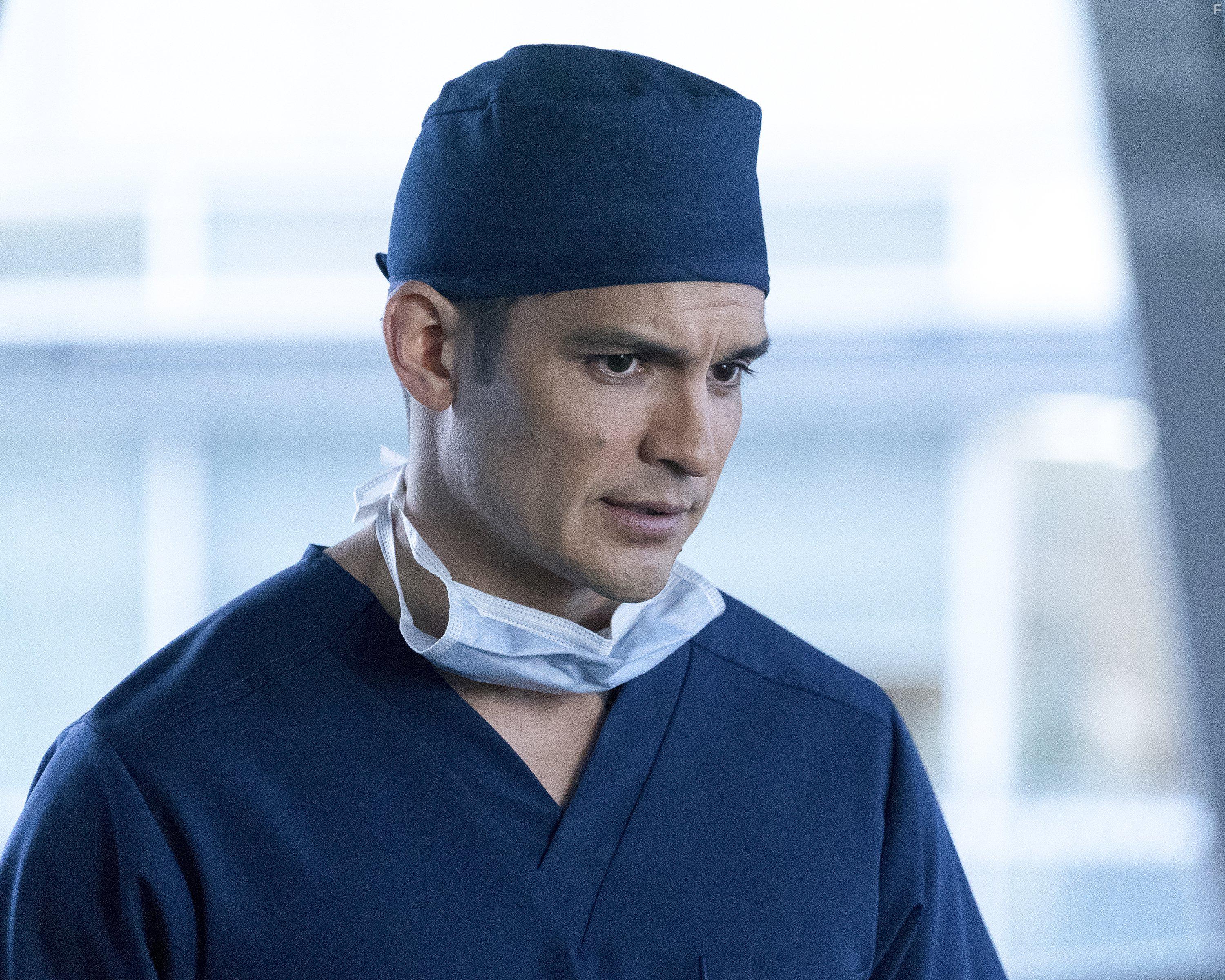 Nicholas Gonzalez, Freddie Highmore, and Richard Schiff in The Good Doctor (2017)