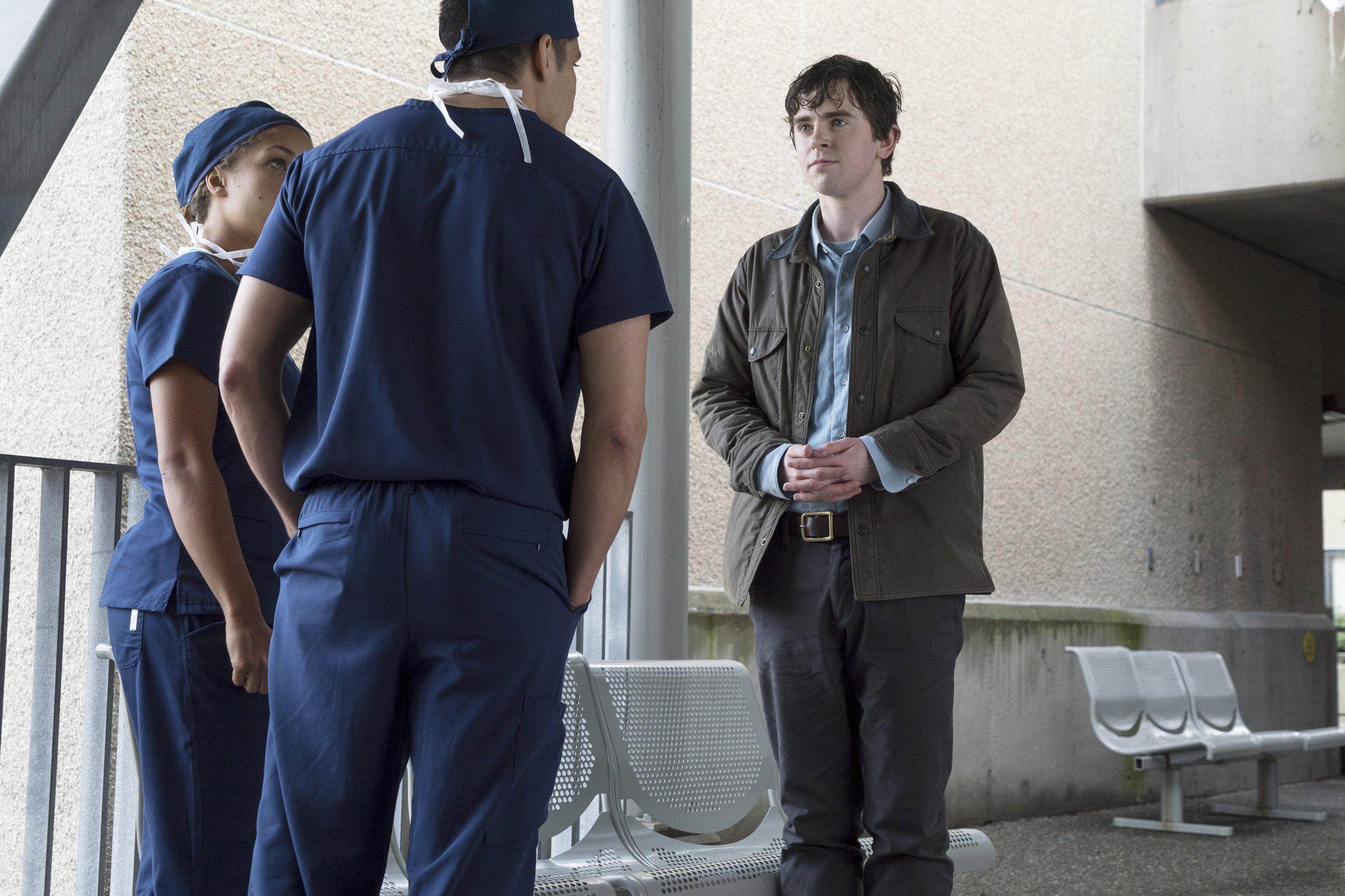 Nicholas Gonzalez, Freddie Highmore, Richard Schiff, and Antonia Thomas in The Good Doctor (2017)