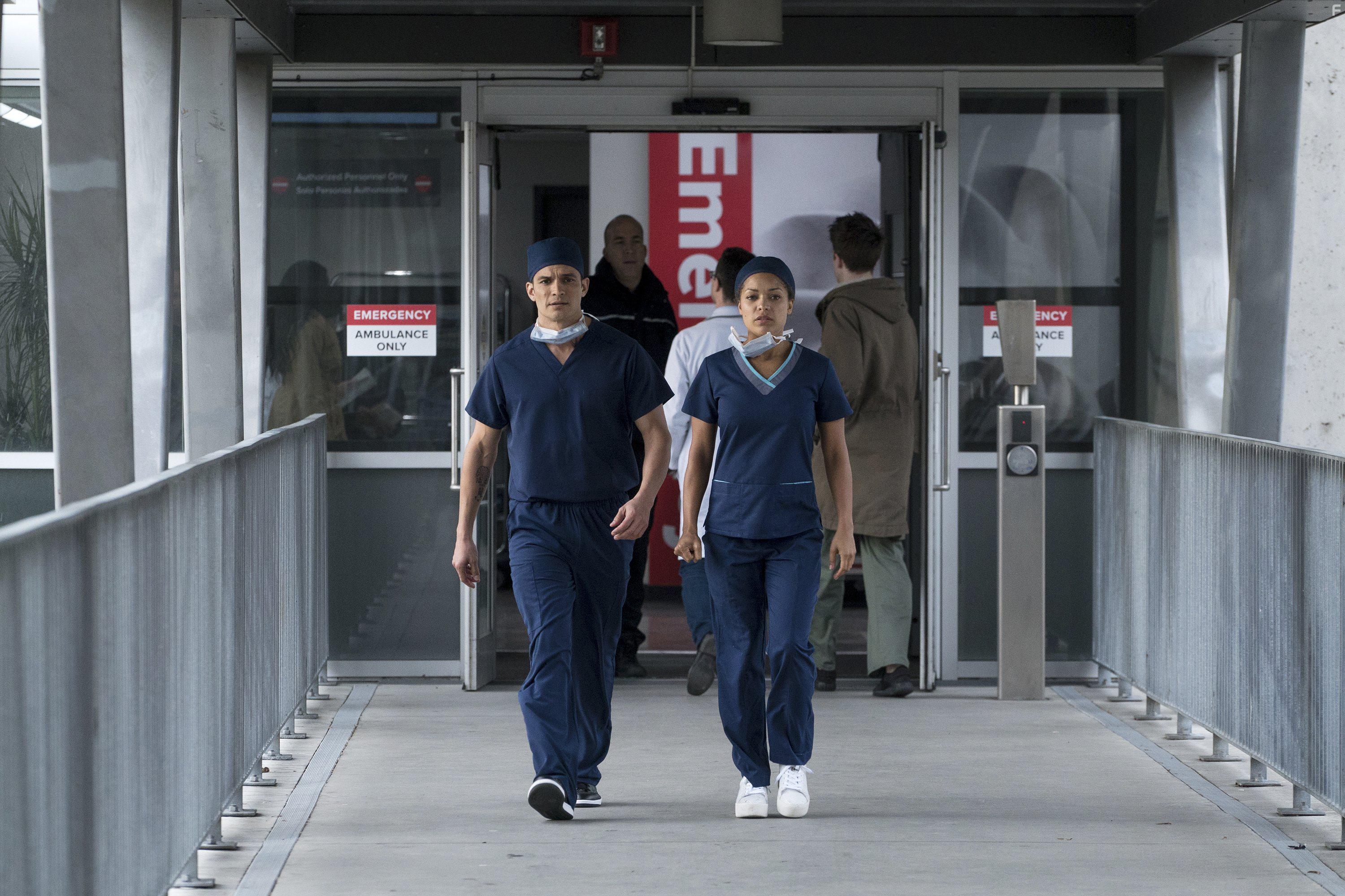 Nicholas Gonzalez, Freddie Highmore, Richard Schiff, and Antonia Thomas in The Good Doctor (2017)