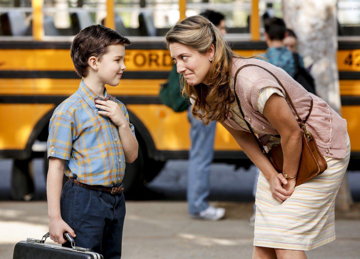 Zoe Perry and Iain Armitage in Young Sheldon (2017)