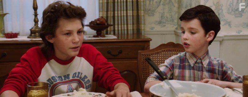 Montana Jordan and Iain Armitage in Young Sheldon (2017)