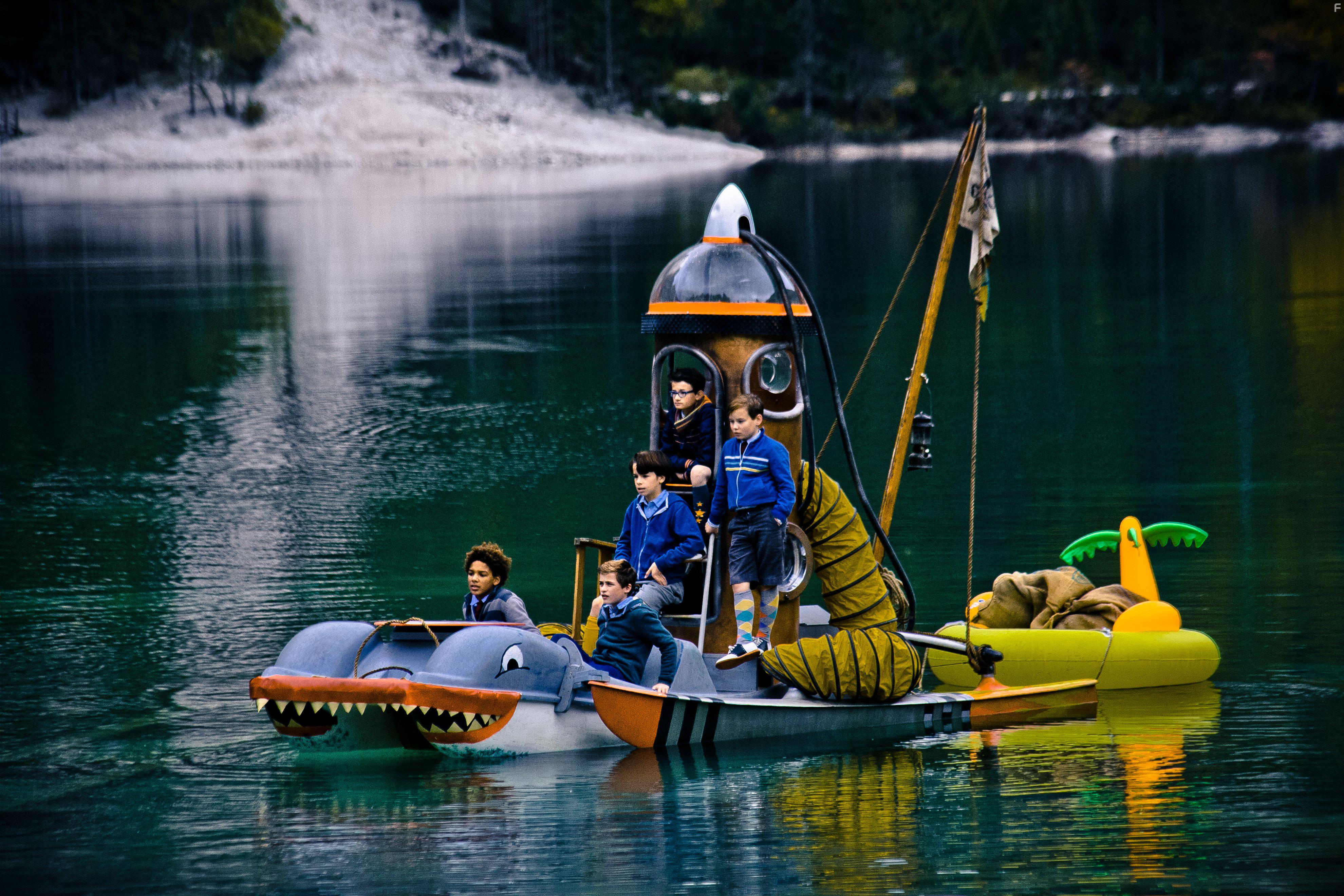 Maurizio Magno, Eloi Christ, Caspar Kryzsch, Chieloka Nwokolo, and Benedict Glckle in Burg Schreckenstein (2016)