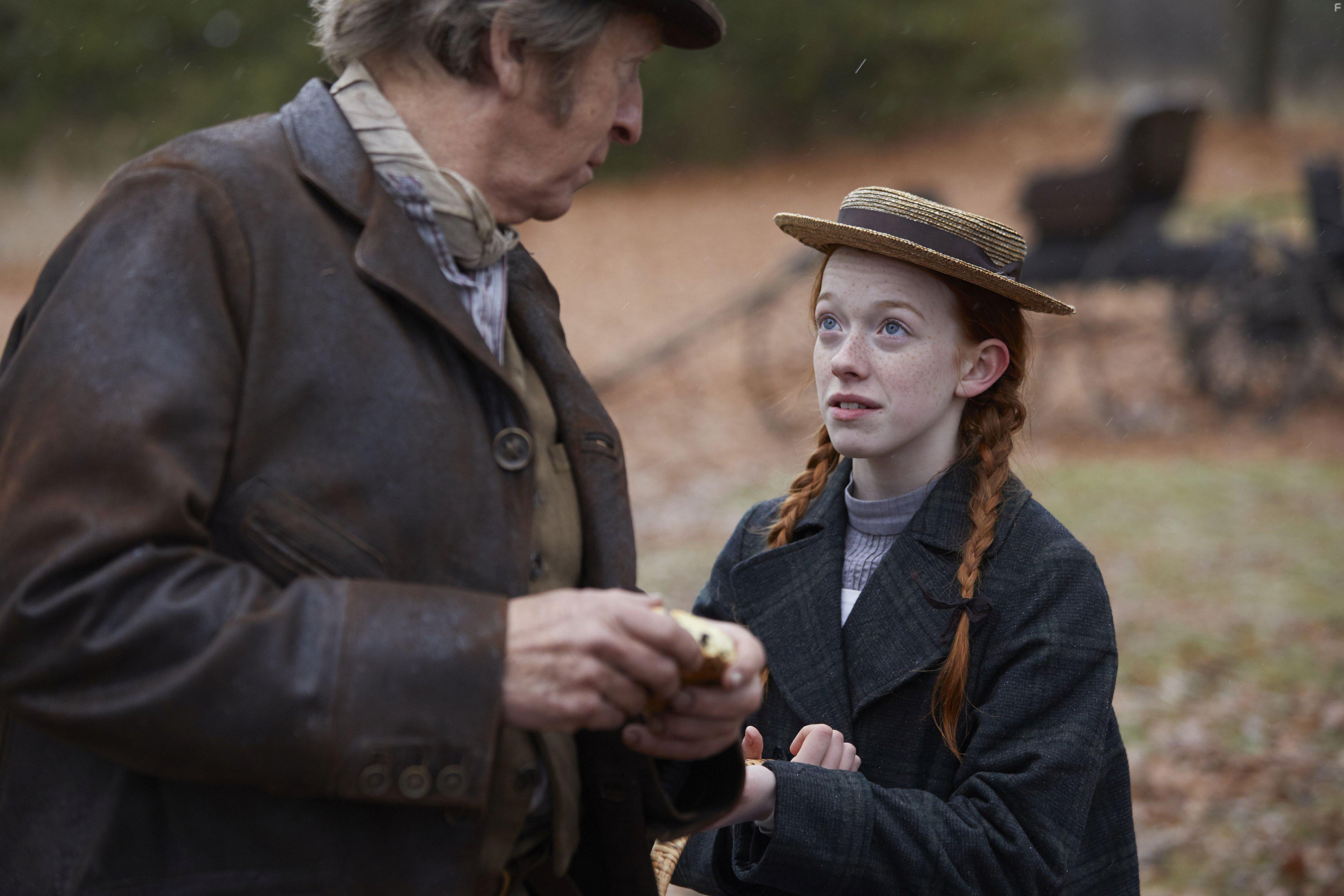 R.H. Thomson and Amybeth McNulty in Anne with an E (2017)