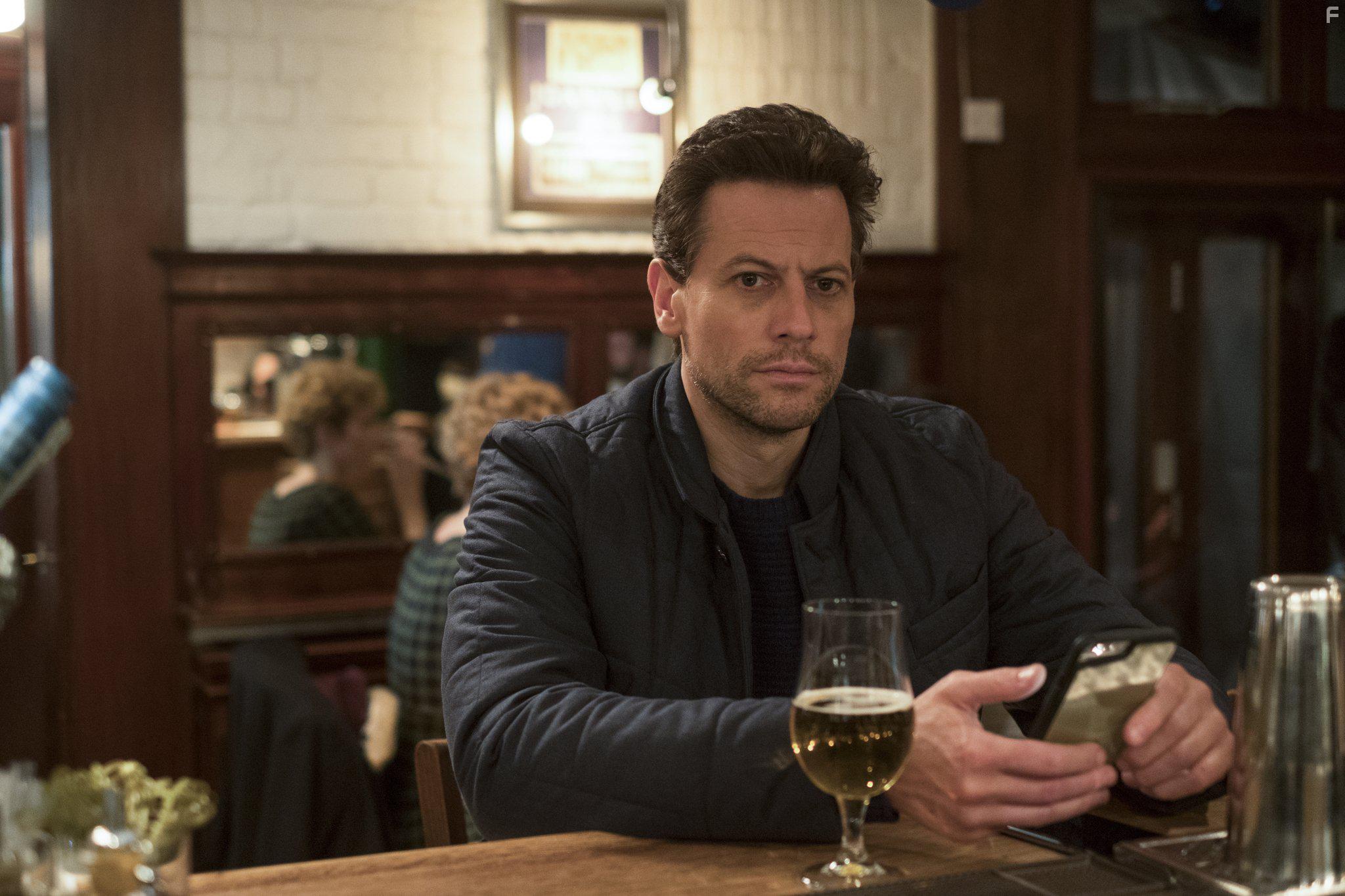Ioan Gruffudd in Liar (2017)
