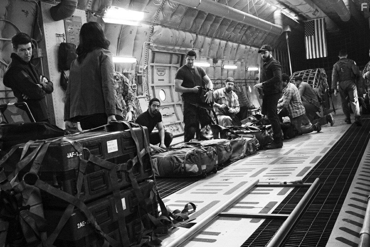 David Boreanaz, Neil Brown Jr., A.J. Buckley, Johnathan McClain, and Jessica Par in SEAL Team (2017)