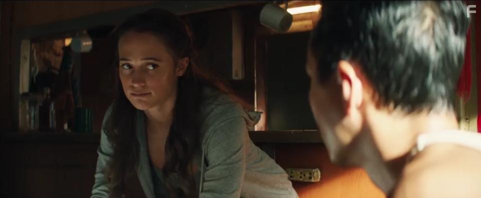 Daniel Wu and Alicia Vikander in Tomb Raider (2018)