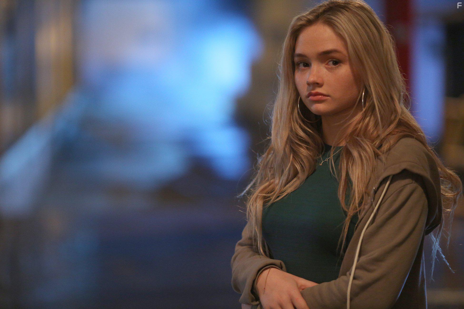Natalie Alyn Lind in The Gifted (2017)