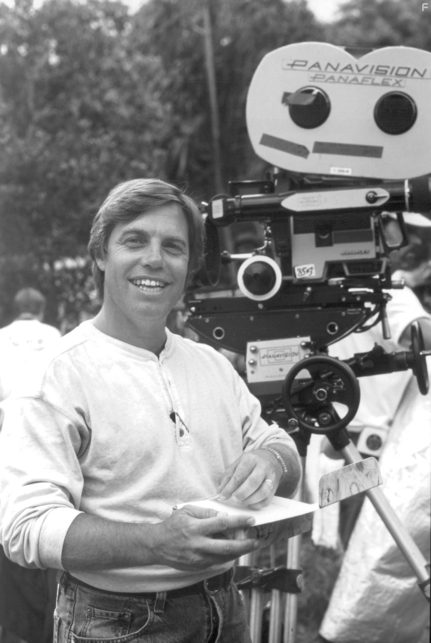 Ron Underwood in Могучий Джо Янг (1998)