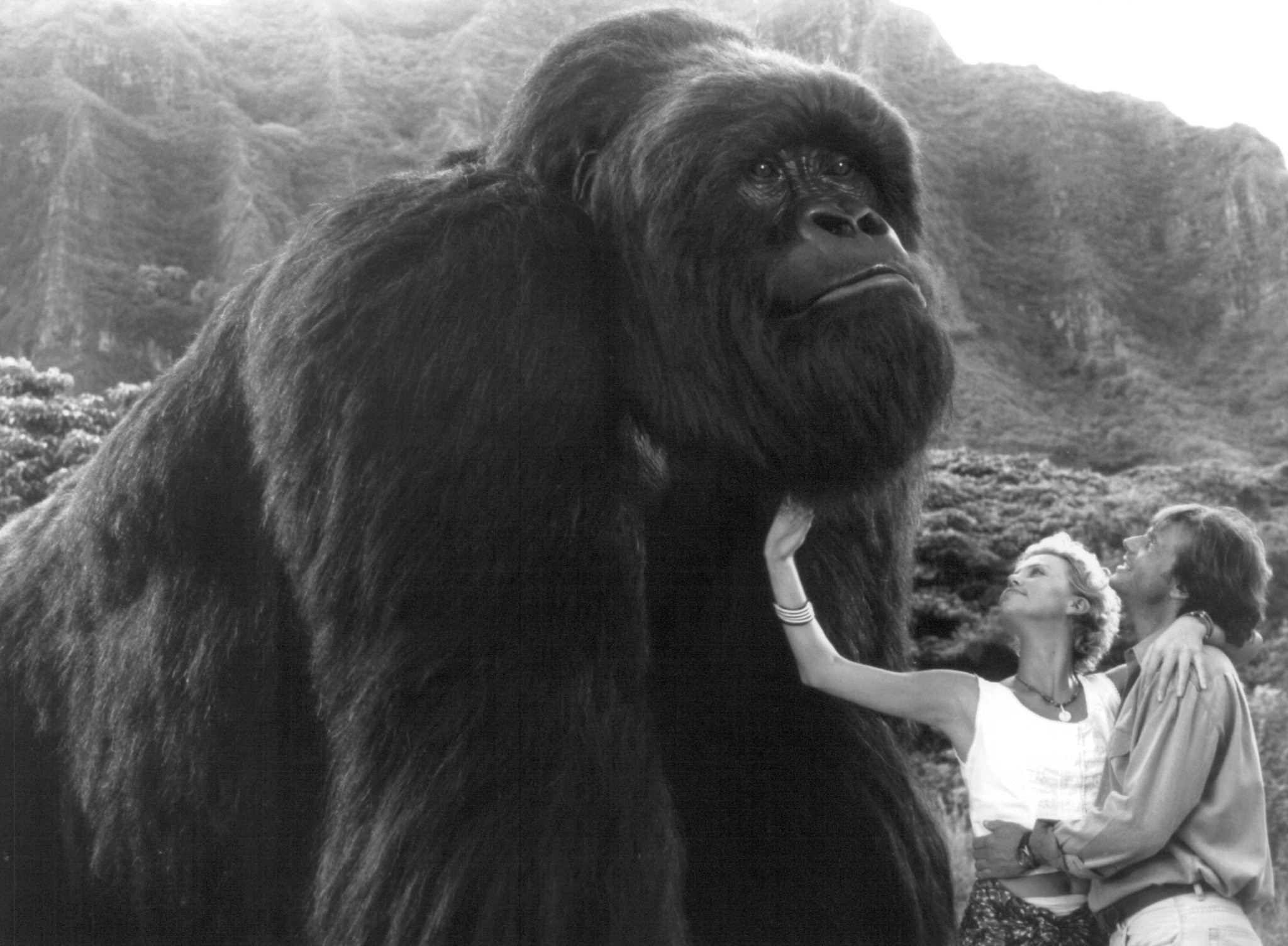 Bill Paxton and Charlize Theron in Могучий Джо Янг (1998)