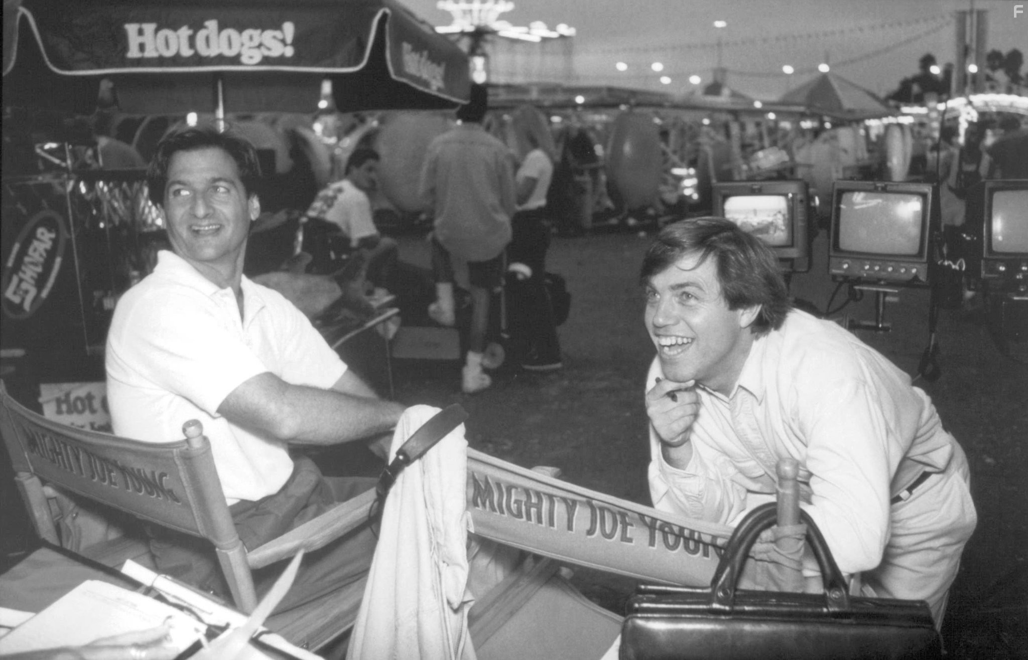 Ron Underwood in Могучий Джо Янг (1998)