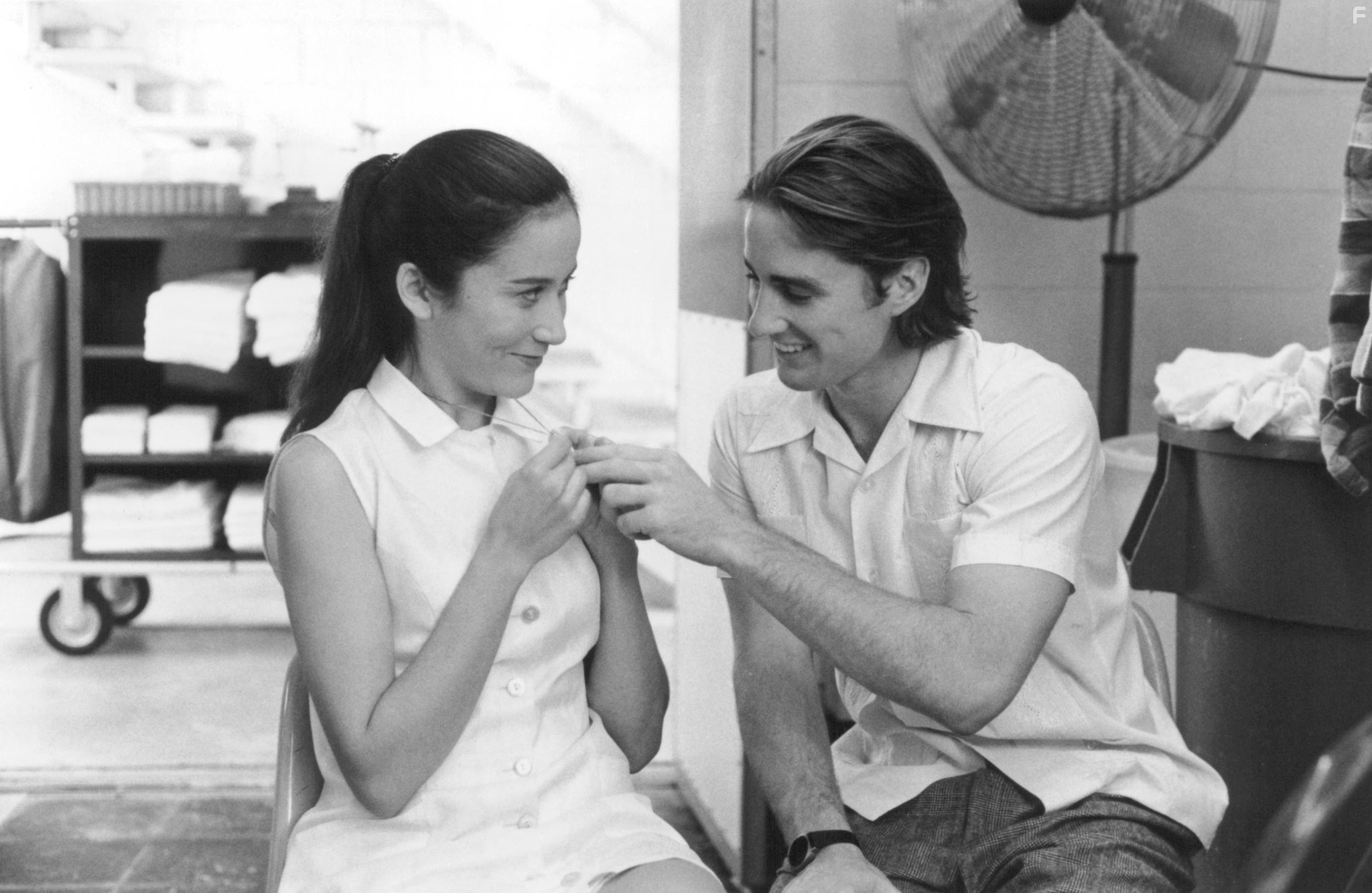 Lumi Cavazos and Luke Wilson in Бутылочная ракета (1996)
