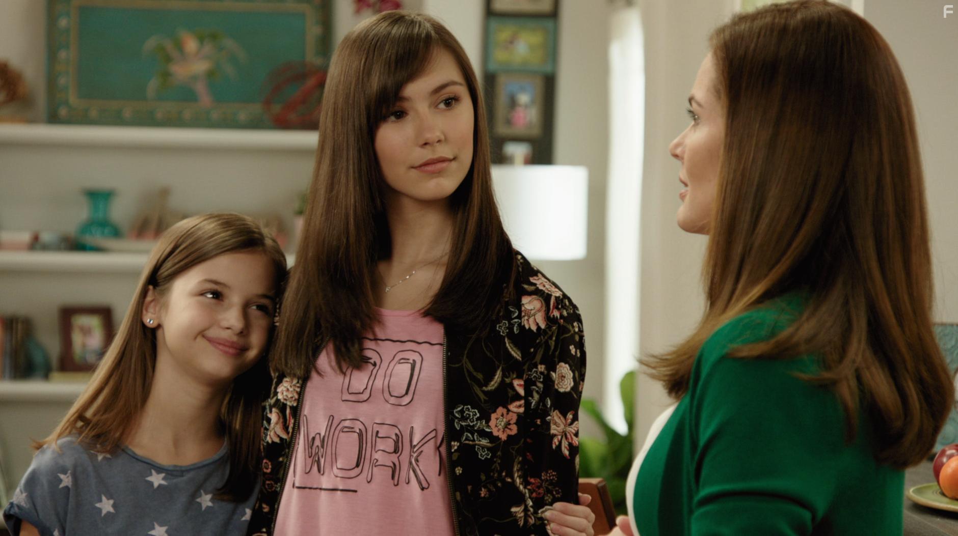 Carrie Schroeder, Alex Hook, and Sophia Forest in I am Frankie (2017)