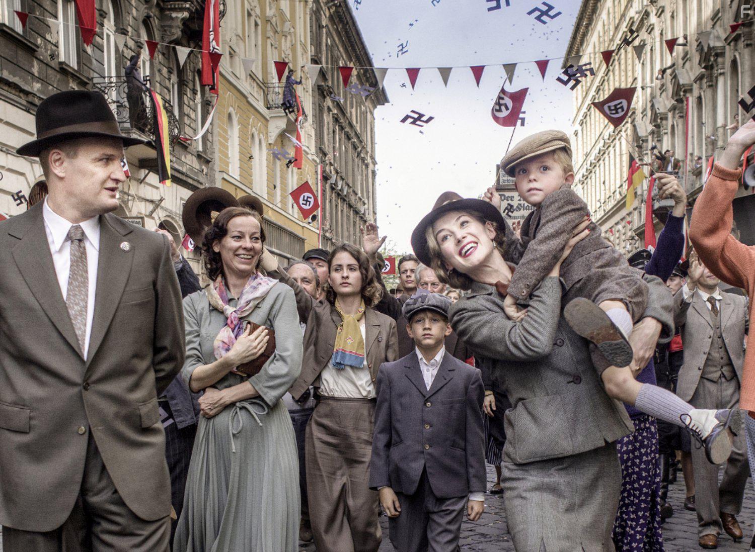 Jason Clarke and Rosamund Pike in HHhH (2017)