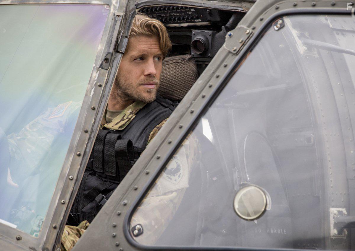 Matt Barr in Valor (2017)