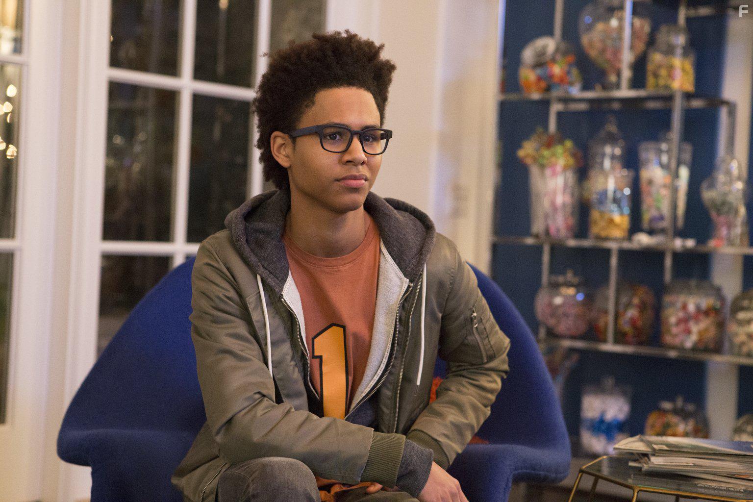 Rhenzy Feliz in Runaways (2017)