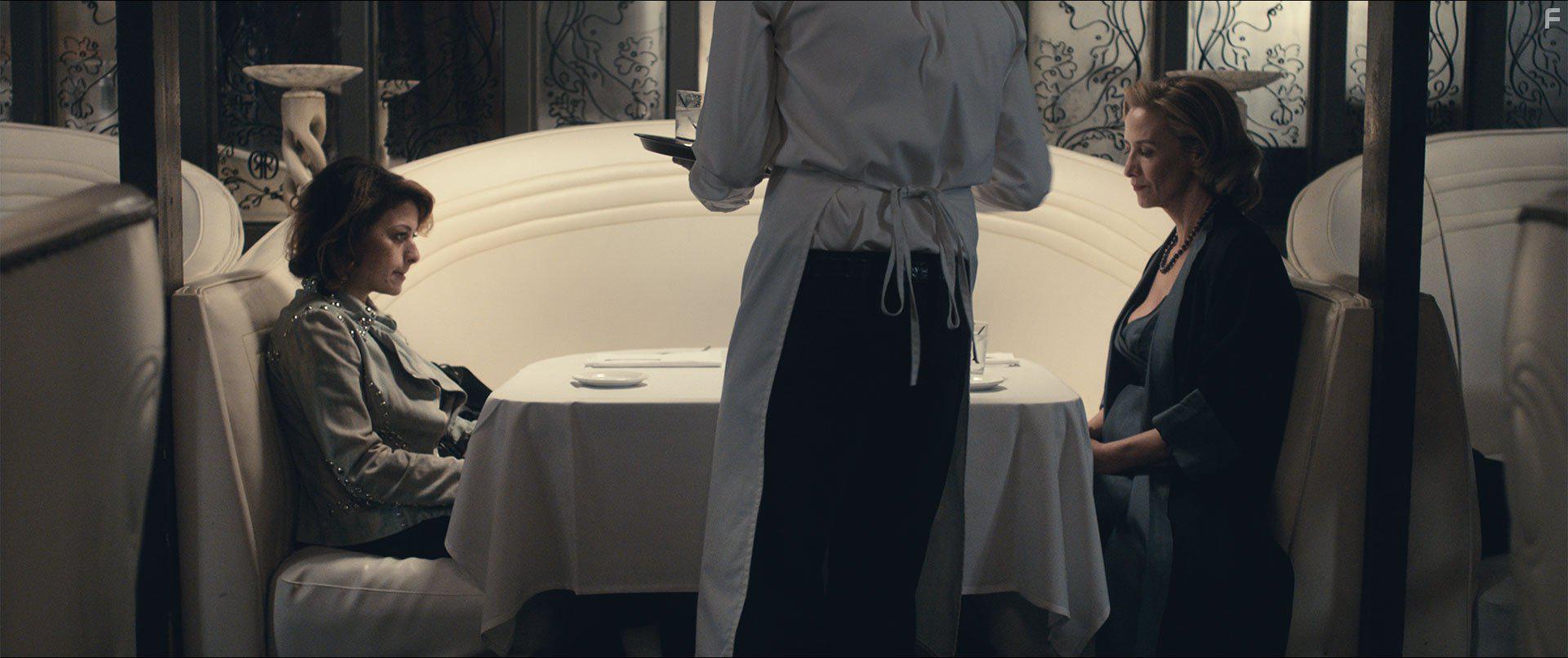 Paint It Black (2016)