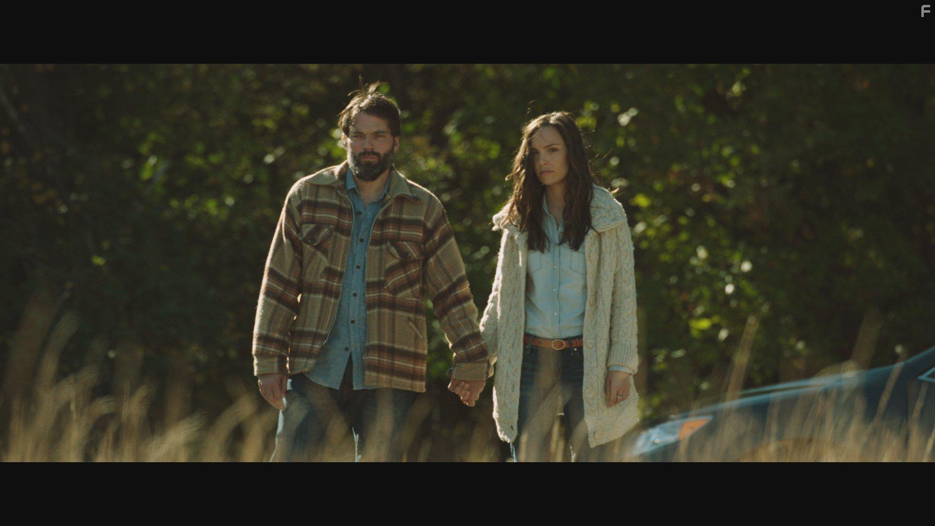 Tim Rozon and Jodi Balfour in Unearthing (2015)