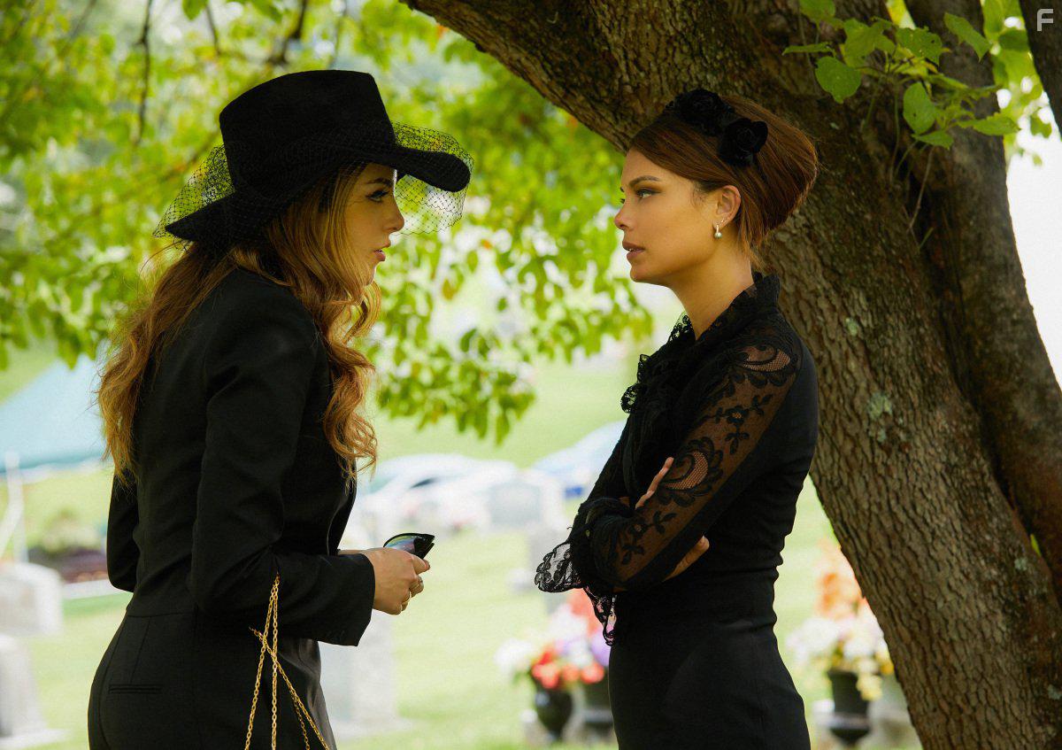 Nathalie Kelley and Elizabeth Gillies in Dynasty (2017)