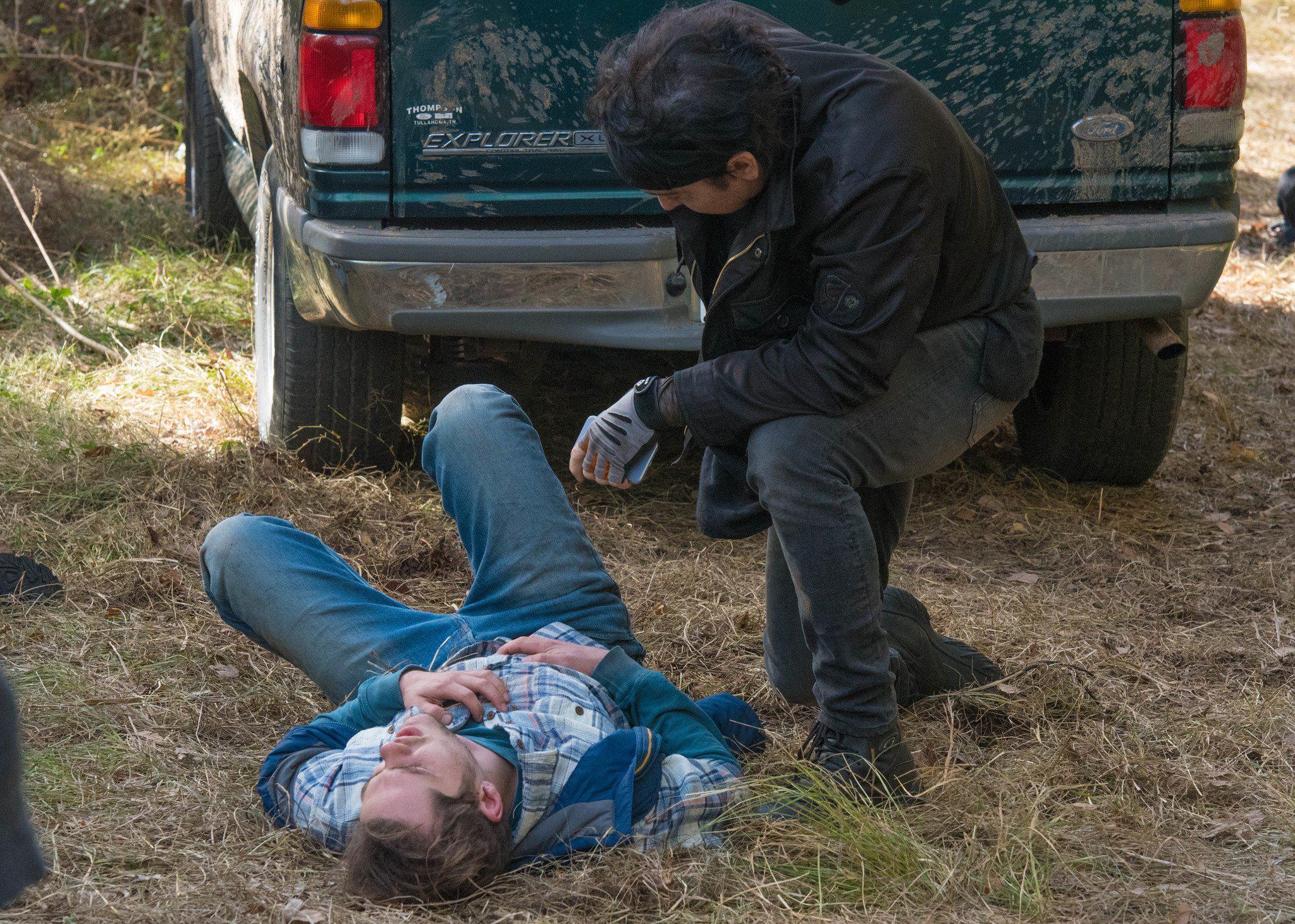 John Cusack and Ellar Coltrane in Blood Money (2017)