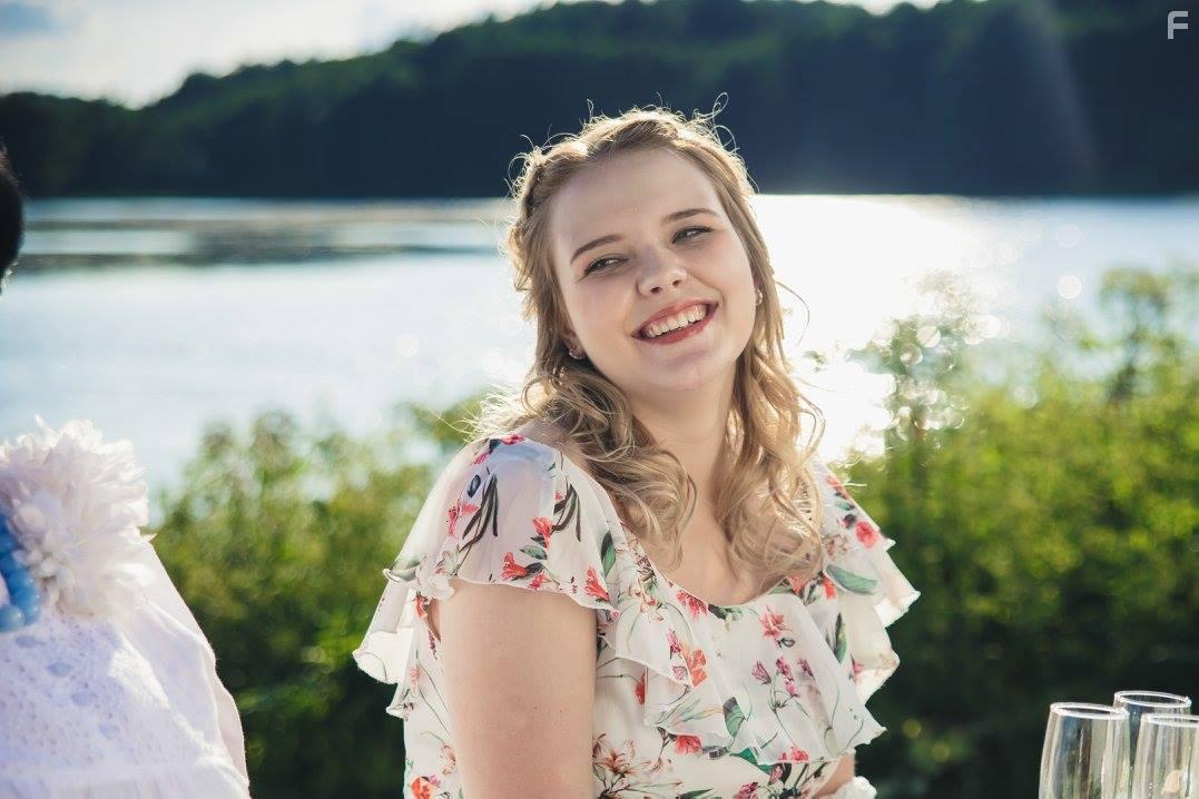 Девушка с глазами цвета неба #10