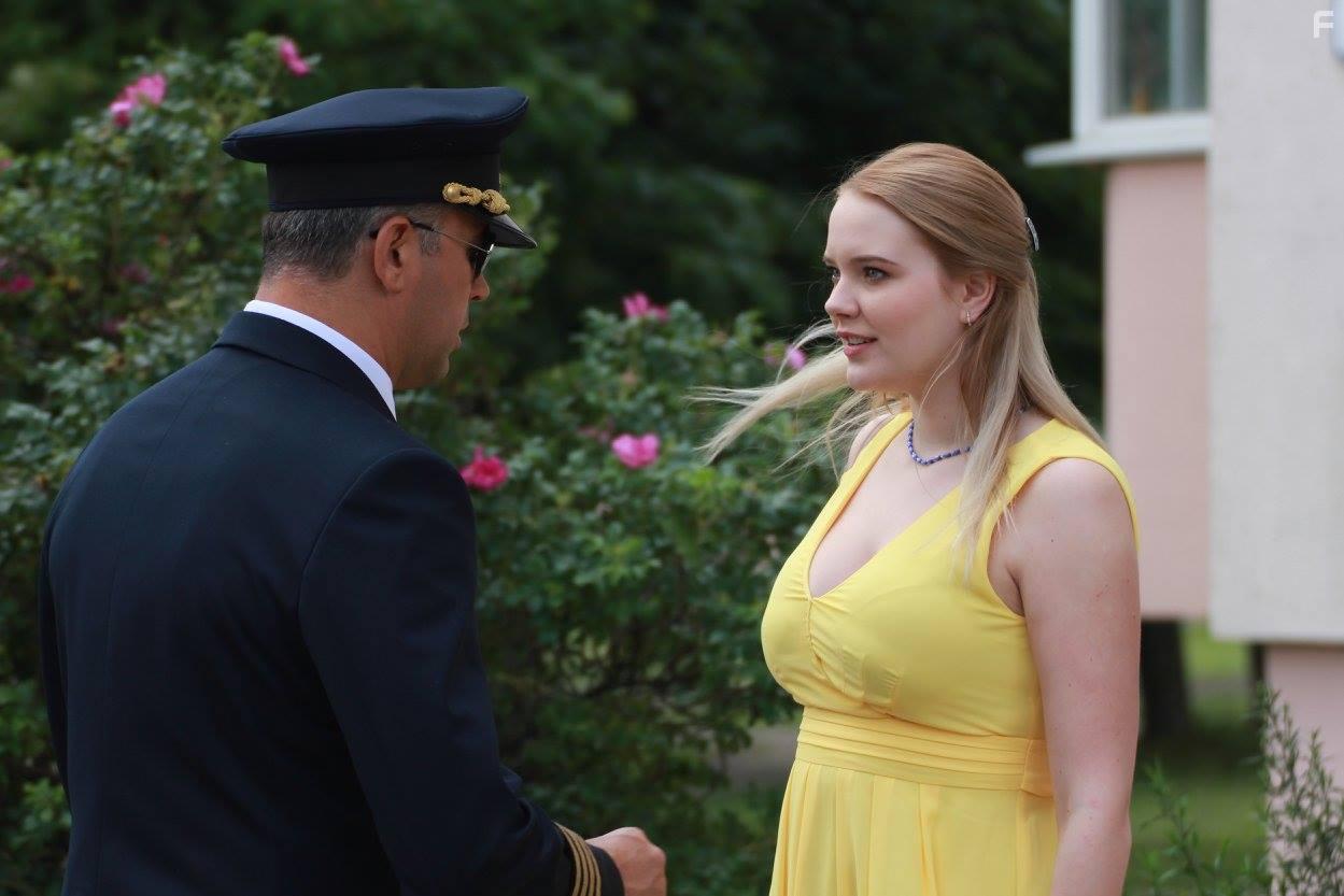 Девушка с глазами цвета неба #40