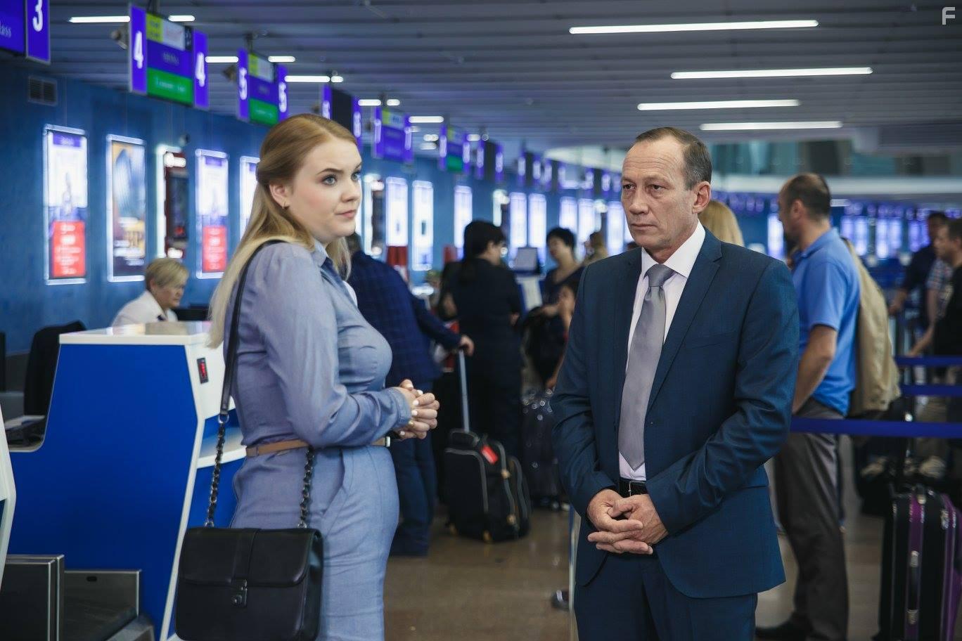 Девушка с глазами цвета неба #42