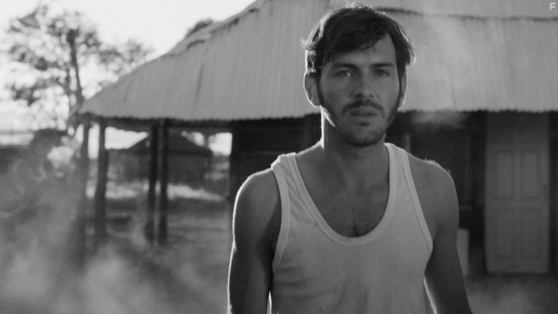 Miguel Nunes in Cartas da Guerra (2016)