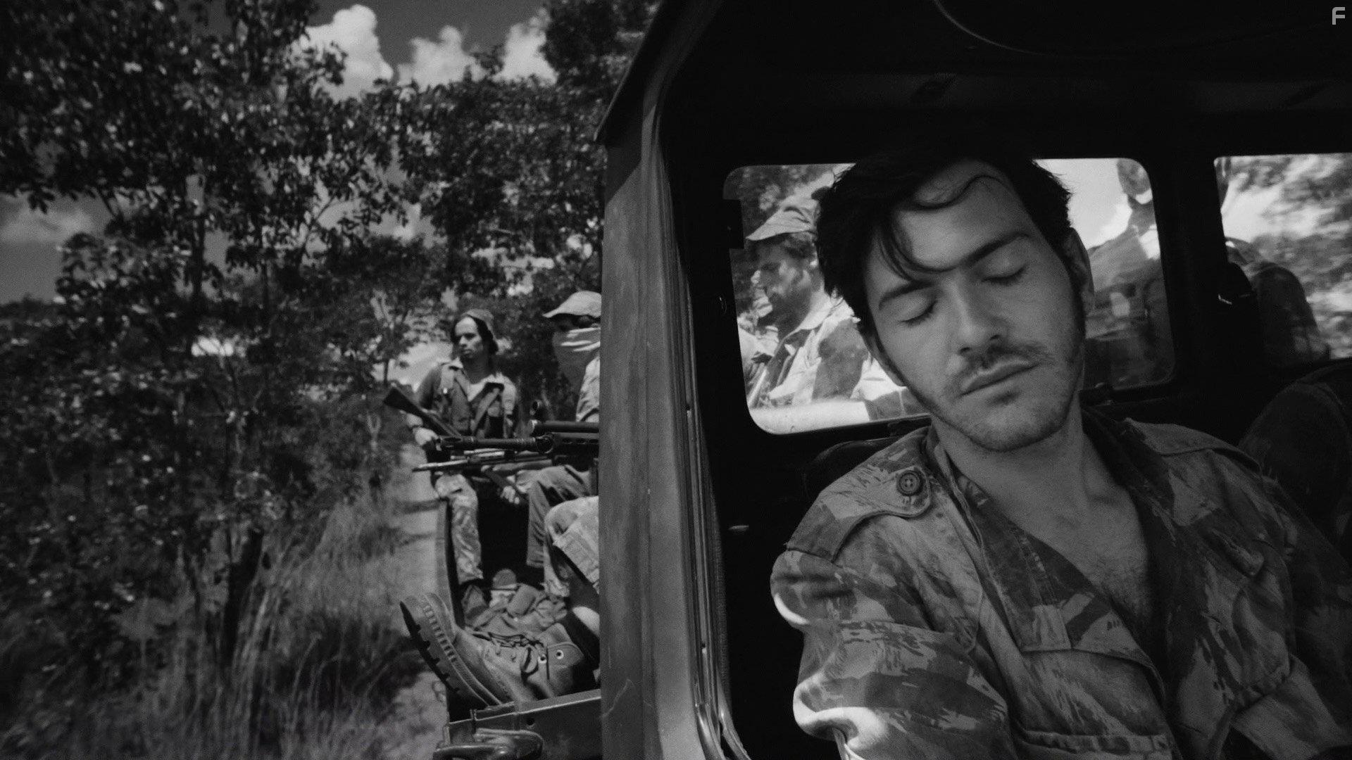 Miguel Nunes in Cartas da Guerra (2016)