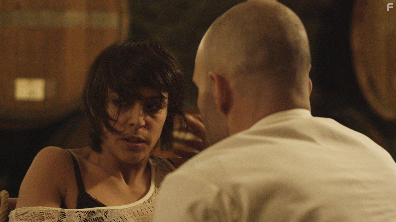 Sara Casasnovas and Jess Lloveras in Tercer grado (2015)