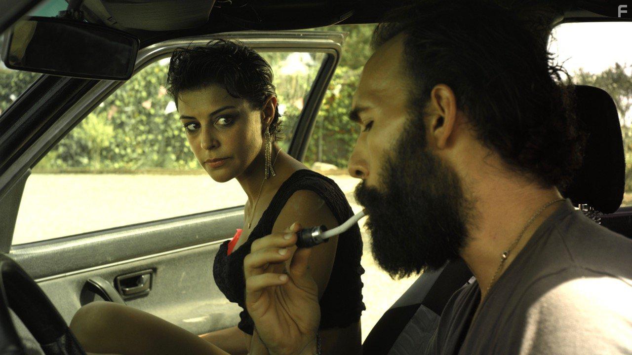 Sara Casasnovas and Jess Lloveras in Tercer grado (2015)