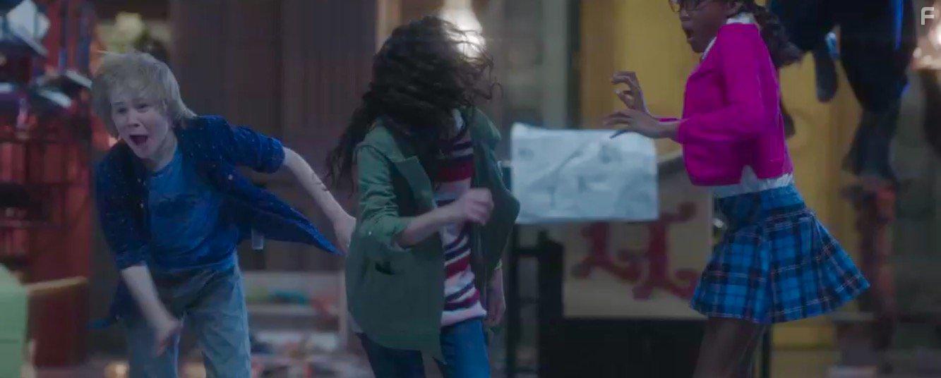 Breanna Yde, Casey Simpson, and Klarke Pipkin in Escape from Mr. Lemoncello's Library (2017)