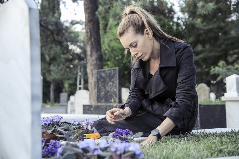 Sinem Kobal in Yz Yze (2017)