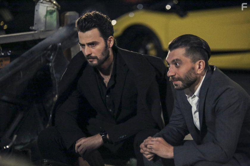 Birkan Sokullu and zgr Emre Yildirim in Yz Yze (2017)